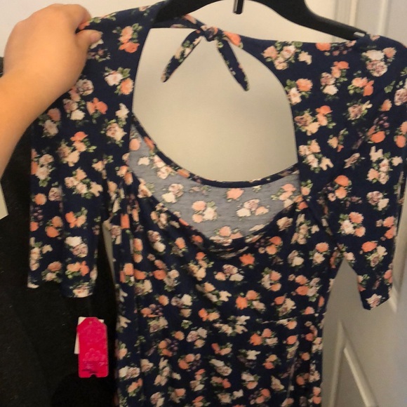 Blue floral dress with open back - Picture 2 of 3